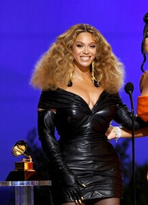 beyonce-knowles-grammy-awards-2021-3.jpg