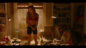 cap_Holidate.2020.720p.NF.WEB-DL.x264-CMRG_00_42_40_42.jpg