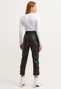 carrof-fit-vegan-deri-pantolon_black-siyah_5_enbuyuk.jpg
