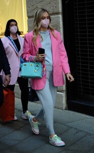 chiara-ferragni-out-shopping-in-milan-03-12-2021-1.jpg