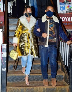 chrissy-teigen-and-john-legend-at-panna-il-garden-in-new-york-03-07-2021-5.jpg