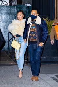 chrissy-teigen-and-john-legend-at-panna-il-garden-in-new-york-03-07-2021-7.jpg