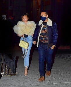 chrissy-teigen-and-john-legend-at-panna-il-garden-in-new-york-03-07-2021-9.jpg