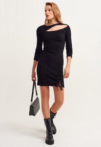 cut-out-mini-elbise_black-siyah_1_enbuyuk.jpg