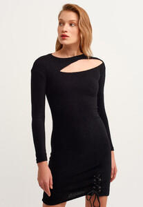 cut-out-mini-elbise_black-siyah_3_enbuyuk.jpg