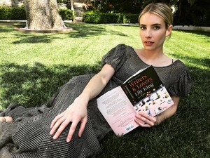 emmaroberts_1___B-r6Wa3A-WC___.jpg