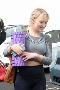 evanna-lynch-in-leggings-leaving-dance-practice-in-la-10-06-2018-6.jpg