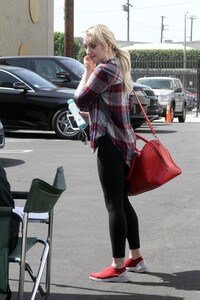 evanna-lynch-leaves-dwts-studio-in-los-angeles-09-20-2018-1.jpg