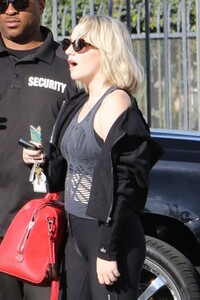 evanna-lynch-out-and-about-in-los-angeles-2018-09-15-08.jpg