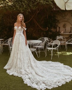galitrobinik_bridal_165049902_878894879343766_4369751075610901341_n.jpg