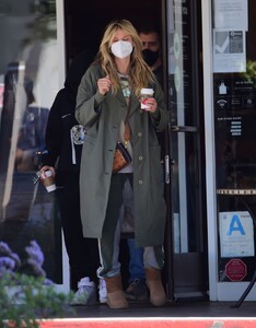 heidi-klum-leni-klum-new-york-02-12-2021-6.jpg