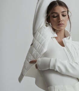hybrid-zip-through-quilted-jacket-womens-harper-in-white-2.thumb.jpg.b512396fe43d012ccede0e5e2688b9db.jpg