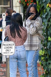 jordyn-woods-at-the-ivy-in-west-hollywood-03-17-2021-5.jpg