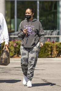 jordyn-woods-with-her-brother-in-la-03-13-2021-0.jpg