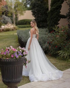 julievinobridal_151369169_462755088085890_1922675144680294200_n.jpg
