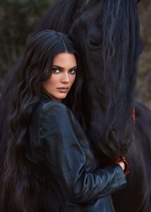 kendall-jenner-and-kim-kardashian-for-kendall-by-kkw-fragrance-2021-3.jpg