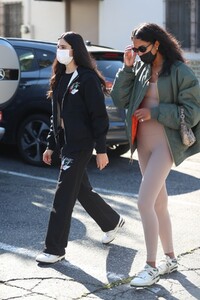 kendall-jenner-and-lauren-perez-out-for-coffee-in-west-hollywood-03-19-2021-0.jpg