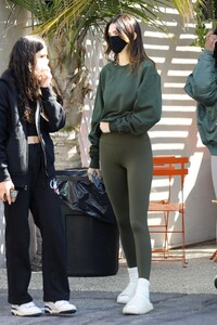 kendall-jenner-and-lauren-perez-out-for-coffee-in-west-hollywood-03-19-2021-3.jpg
