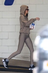 kendall-jenner-leaving-a-gym-in-beverly-hills-03-03-2021-6.jpg
