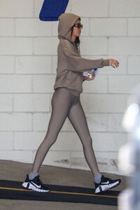 kendall-jenner-leaving-a-gym-in-beverly-hills-03-03-2021-8.jpg