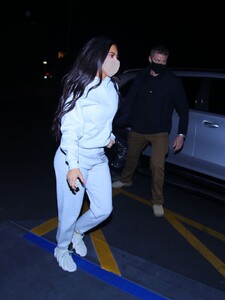 kim-kardashian-at-a-mcdonalds-in-calabasas-03-16-2021-1.jpg
