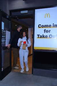 kim-kardashian-at-a-mcdonalds-in-calabasas-03-16-2021-5.jpg