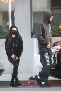 kourtney-kardashian-and-travis-barker-out-in-los-angeles-03-16-2021-2.jpg