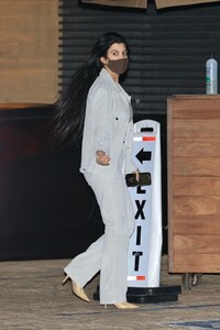 kourtney-kardashian-at-nobu-in-malibu-03-08-2021-3.jpg