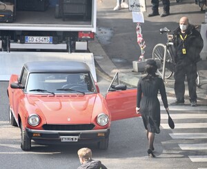 lady-gaga-on-the-set-of-house-of-gucci-in-milan-03-13-2021-2.jpg