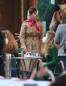 lady-gaga-on-theset-of-ridley-scott-s-house-of-gucci-in-milan-03-10-2021-1.jpg