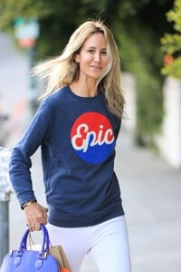lady-victoria-hervey-wears-an-epic-sweater-leaving-the-chateau-marmont-in-la-03-01-2021-3.jpg