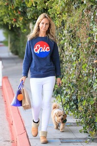 lady-victoria-hervey-wears-an-epic-sweater-leaving-the-chateau-marmont-in-la-03-01-2021-5.jpg