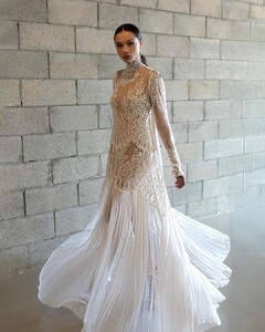lior_charchy_bridal_158593651_198167088770737_332876463594963316_n.jpg