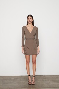 love-affair-dress-mocha-atoir_16080156337t2m8wg4oq.jpg