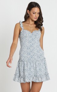 loveinamistdressinbluefloral3.jpg