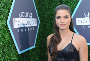 marie-avgeropoulos-attends-young-hollywood-awards-(7).jpg