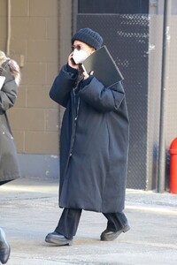 mary-kate-olsen-out-and-about-in-new-york-03-08-2021-4.jpg