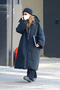 mary-kate-olsen-out-and-about-in-new-york-03-08-2021-5.jpg