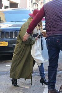 mary-kate-olsen-out-for-iced-coffee-in-new-york-03-10-2021-0.jpg