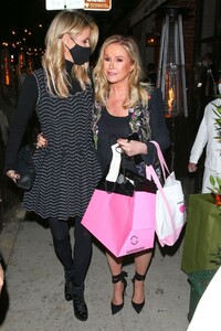 nicky-and-paris-hilton-at-her-mom-s-birthday-party-in-los-angeles-03-12-2021-1.jpg