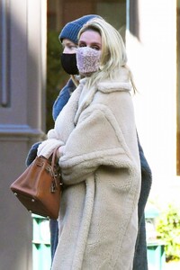 nicky-hilton-in-a-brown-teddy-bear-coat-in-downtown-manhattan-03-08-2021-0.jpg