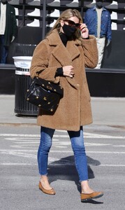 nicky-hilton-in-a-brown-teddy-bear-coat-manhattan-s-soho-area-03-04-2021-0.jpg