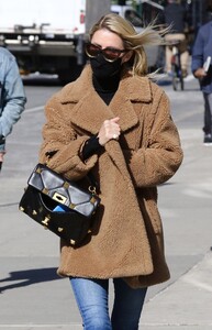 nicky-hilton-in-a-brown-teddy-bear-coat-manhattan-s-soho-area-03-04-2021-2.jpg