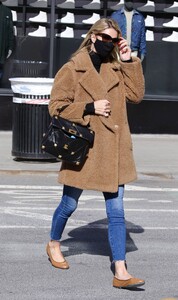 nicky-hilton-in-a-brown-teddy-bear-coat-manhattan-s-soho-area-03-04-2021-5.jpg