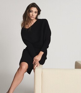 off-the-shoulder-knitted-dress-womens-lara-in-black-3.thumb.jpg.24e63d15648f61e8adffa9d018add107.jpg