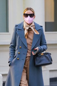 olivia-palermo-out-in-new-york-03-04-2021-6.thumb.jpg.c0624f299d2845dd3fa89e334c36c792.jpg