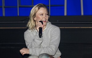 photos-of-zara-larsson-rehearsing-for-her-virtual-concert-02-26-2021_604600752008b.jpeg