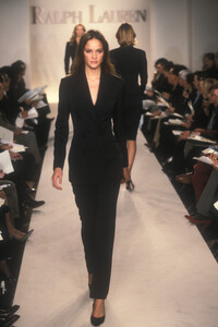 ralph-lauren-ss-1998-2.thumb.jpg.b2ec9120705033253609bd90afc2d434.jpg