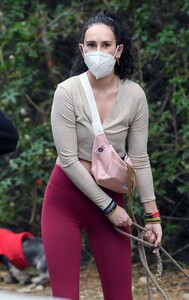 rumer-willis-and-demi-moore-out-for-a-hike-in-la-03-09-2021-5.jpg