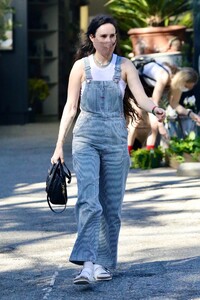 rumer-willis-shopping-in-la-03-27-2021-1.jpg